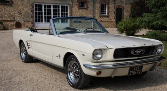 Ma location de voiture de sport avec Roadstr : un vrai plaisir de rouler dans cette mustang