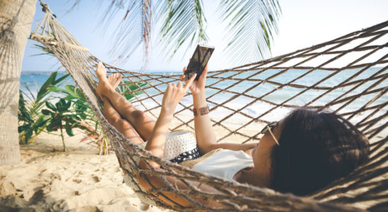 Comment ne plus manquer de batterie sur son téléphone quand on part en vacances ?